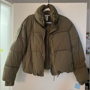 Women’s short green puffer jacket Zara sz Small